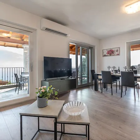 Dei Venti South By Curtiaffitti * Pianello Del Lario