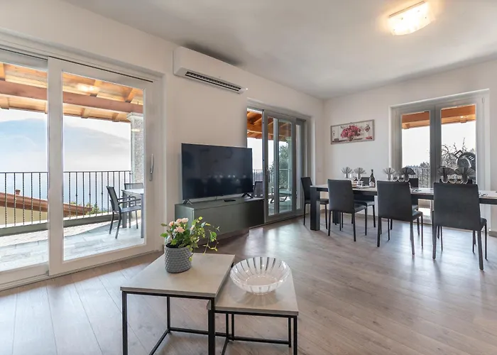 Dei Venti South By Curtiaffitti * Pianello Del Lario