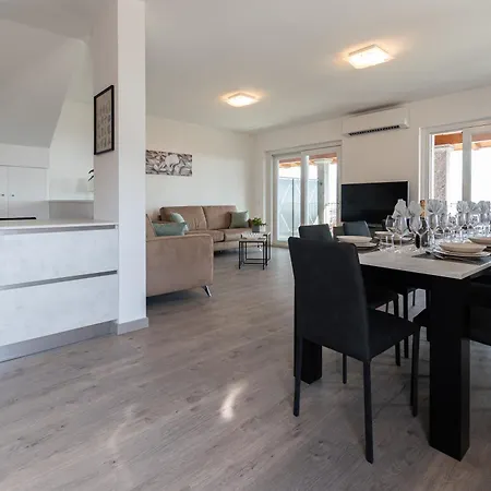 Dei Venti South By Curtiaffitti